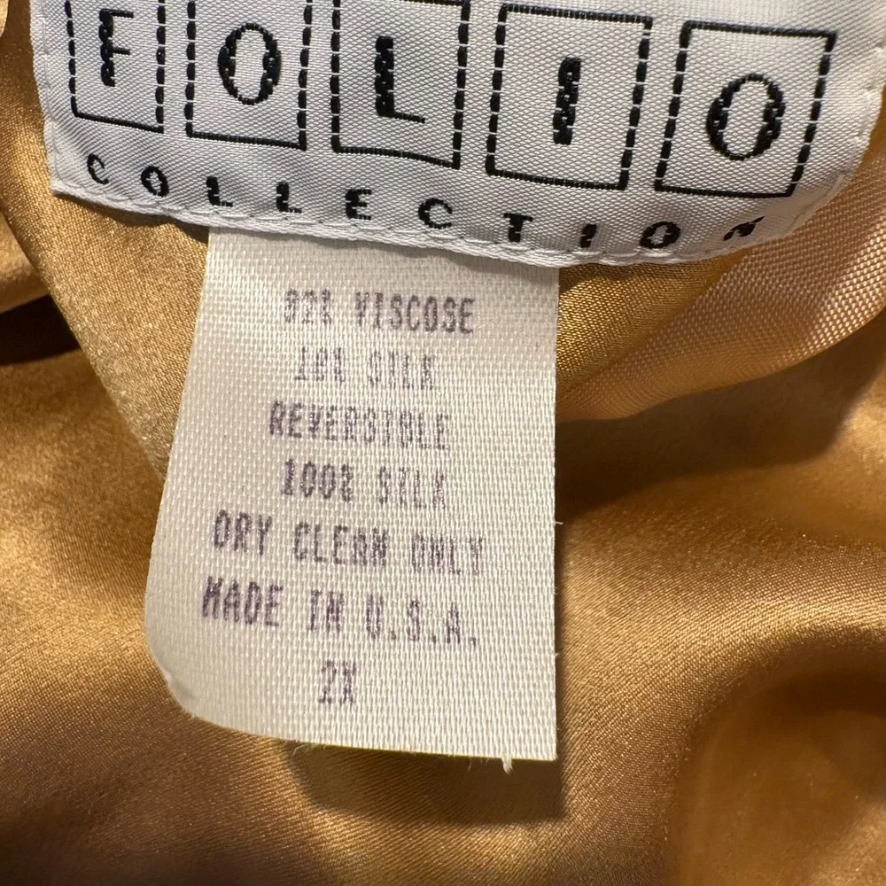 Folio Saks Fifth Avenue Black and Gold reversible Velvet Jacket - Picture 8 of 9